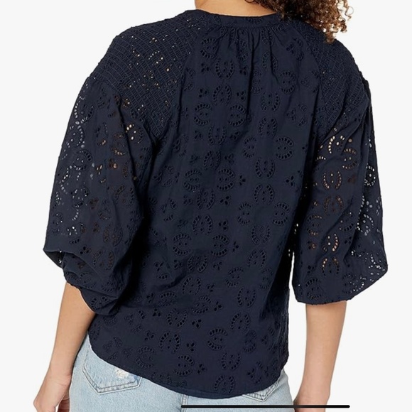 Splendid Taylor Eyelet Cotton Top.   Navy Size Small - Picture 2 of 7